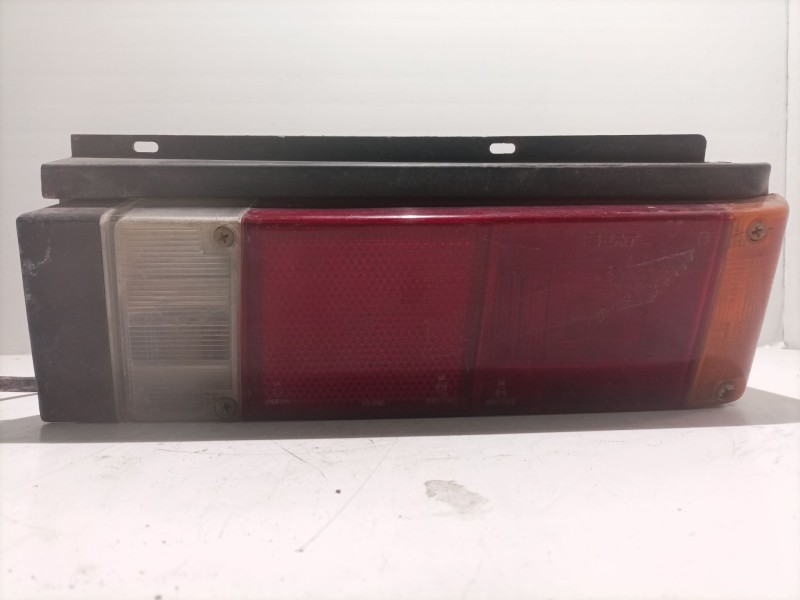 Recambio de piloto trasero derecho para seat ronda referencia OEM IAM 085652  