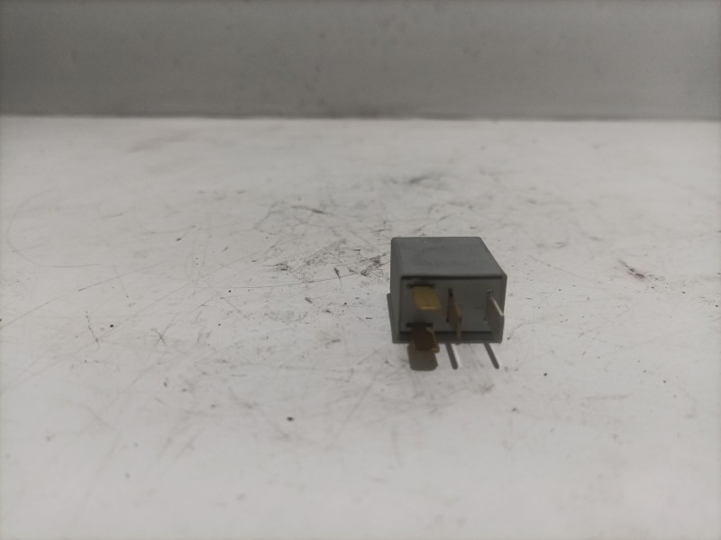 Recambio de rele para toyota aygo (kgb/wnb) referencia OEM IAM 9008087019 V23374A1601X001 TYCO