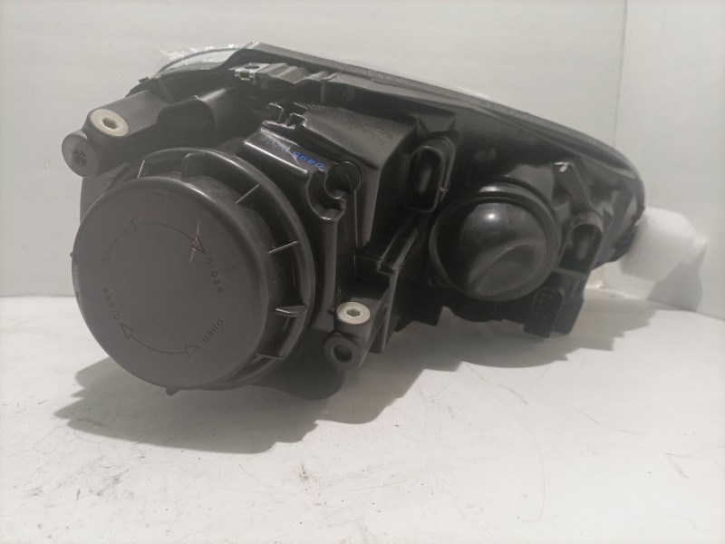 Recambio de faro izquierdo para volkswagen golf v berlina (1k1) trendline referencia OEM IAM 11910805  