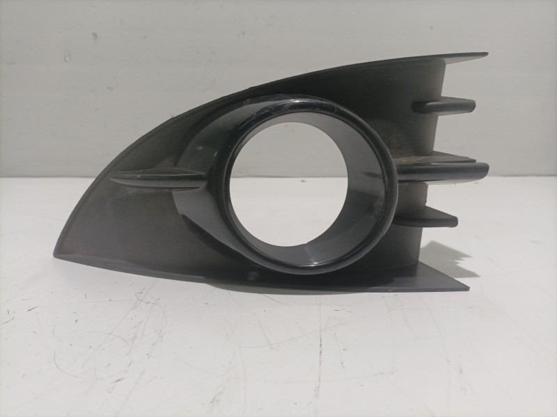 Recambio de rejilla paragolpes izquierdo para renault scenic ii grand confort dynamique referencia OEM IAM   