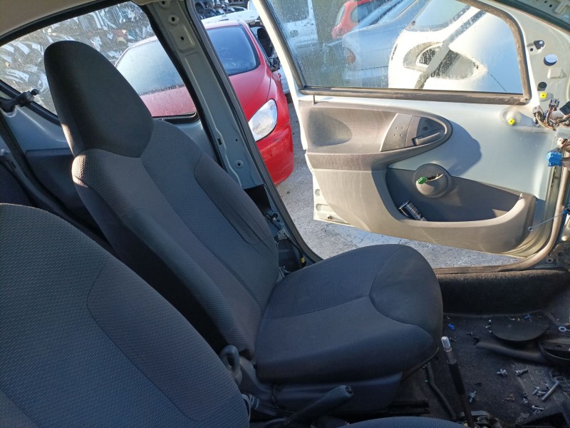 Recambio de asiento delantero izquierdo para toyota aygo (kgb/wnb) referencia OEM IAM   