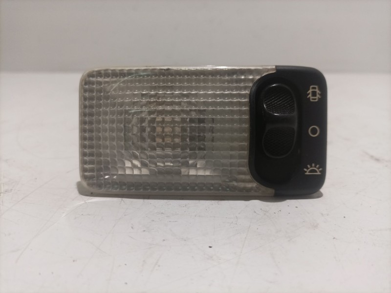 Recambio de luz interior para toyota aygo (kgb/wnb) referencia OEM IAM 812400H010A0  