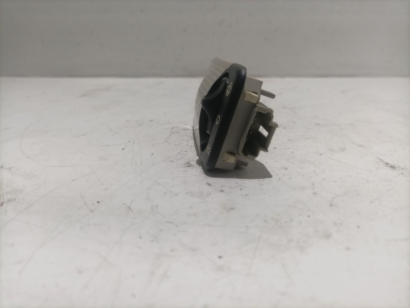 Recambio de luz interior para toyota aygo (kgb/wnb) referencia OEM IAM 812400H010A0  