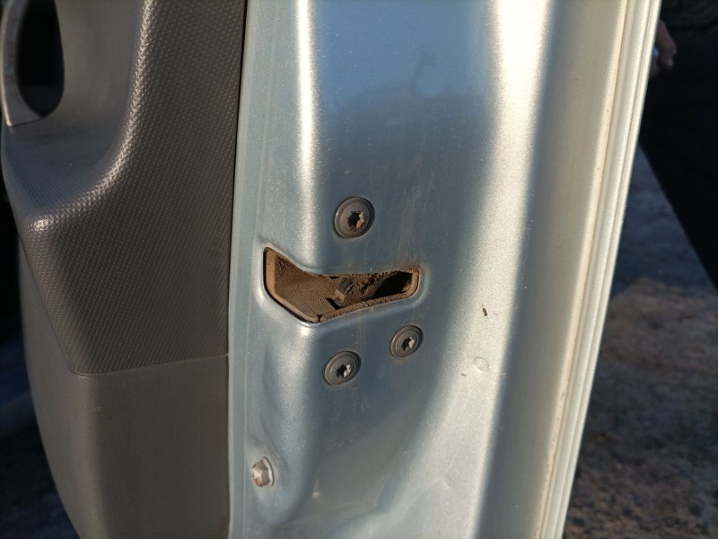 Recambio de cerradura puerta delantera derecha para toyota aygo (kgb/wnb) referencia OEM IAM 690300H020  