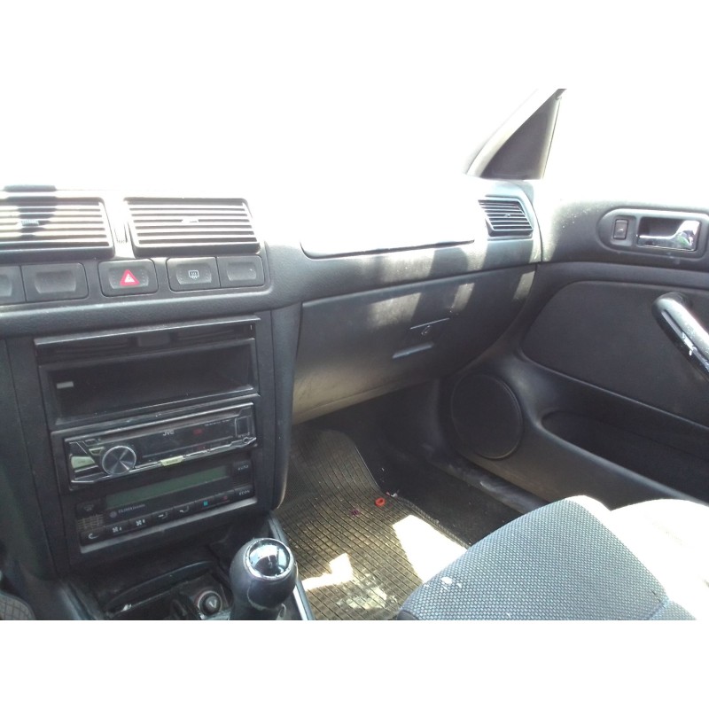 volkswagen golf iv berlina (1j1) del año 2000