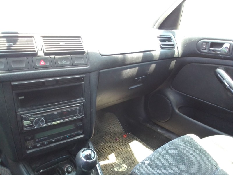 volkswagen golf iv berlina (1j1) del año 2000