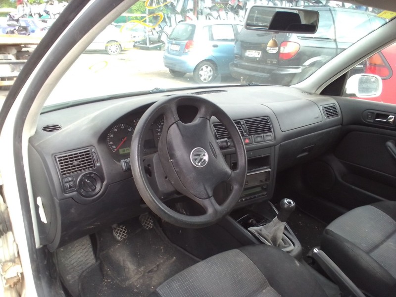 volkswagen golf iv berlina (1j1) del año 2003