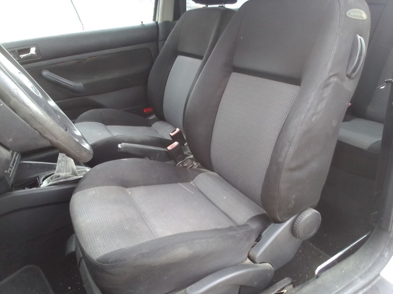 volkswagen golf iv berlina (1j1) del año 2003