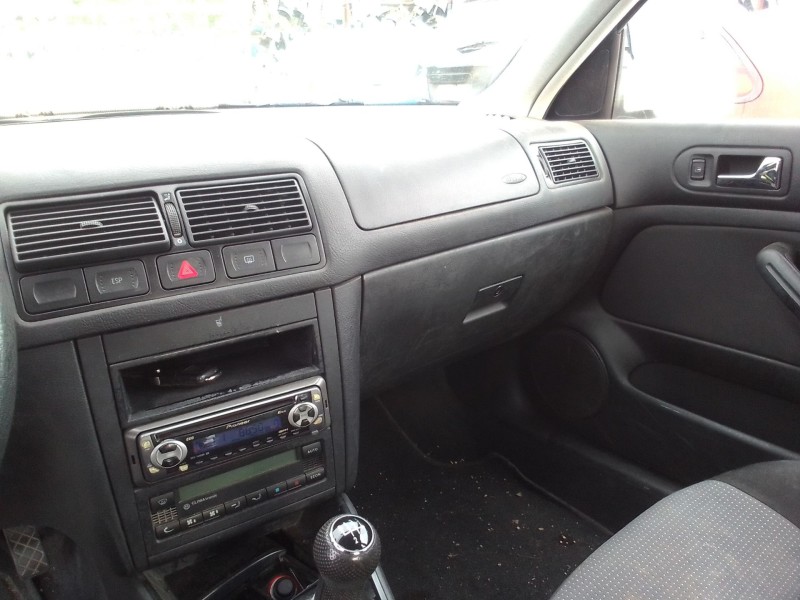 volkswagen golf iv berlina (1j1) del año 2003