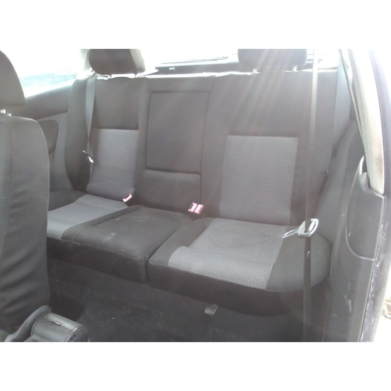 volkswagen golf iv berlina (1j1) del año 2003