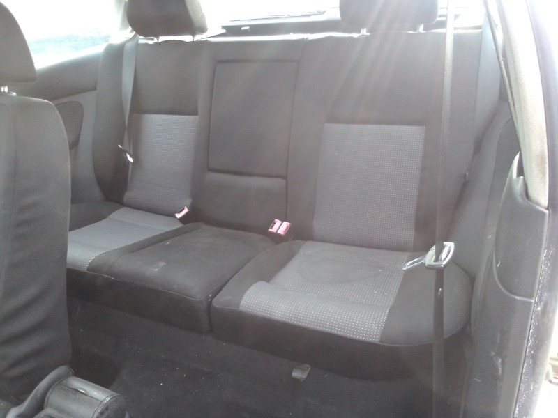 volkswagen golf iv berlina (1j1) del año 2003