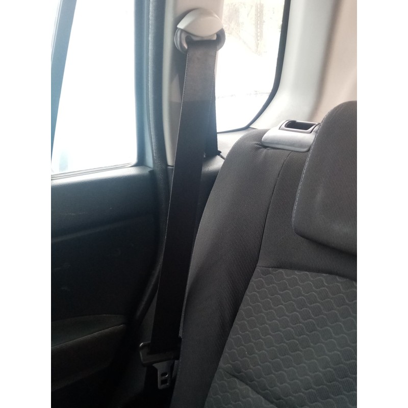 Recambio de cinturon seguridad trasero derecho para mazda 2 berlina (dy) referencia OEM IAM 0  