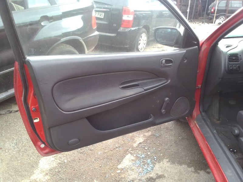 mazda 323 coupe del año 1996