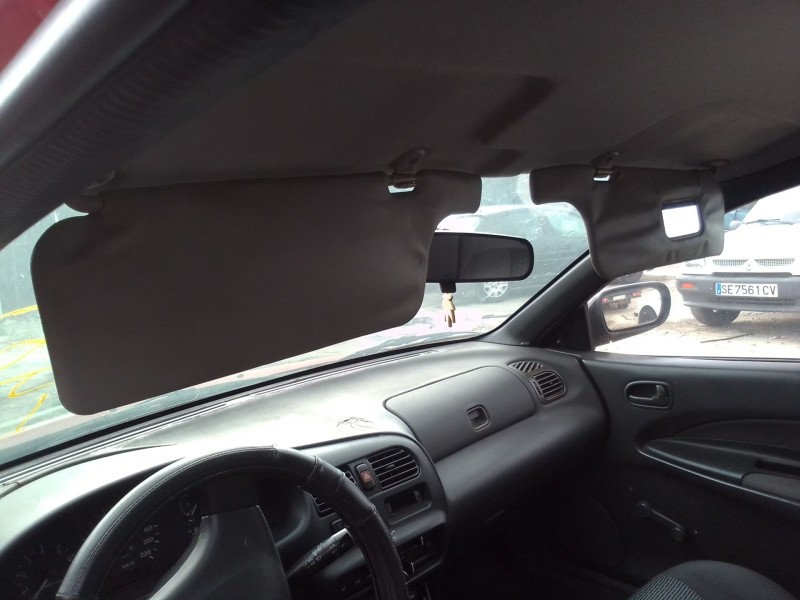 mazda 323 coupe del año 1996