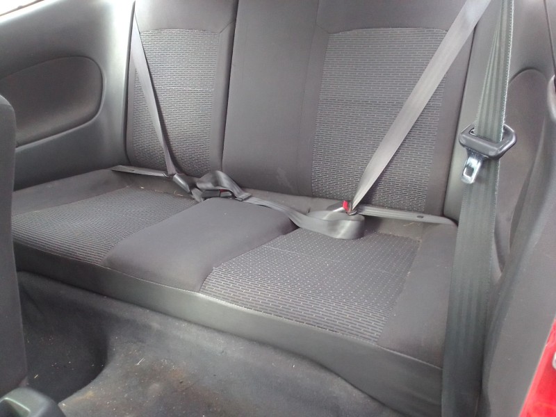 mazda 323 coupe del año 1996