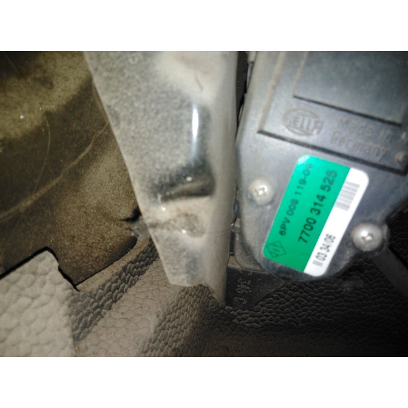 Recambio de potenciometro pedal para renault master ii phase 2 caja cerrada referencia OEM IAM 7700314525  