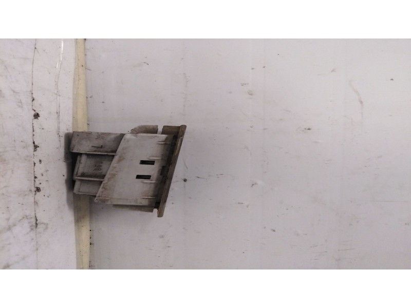 Recambio de piloto matricula para renault clio i fase i+ii (b/c57) referencia OEM IAM 7700796162  