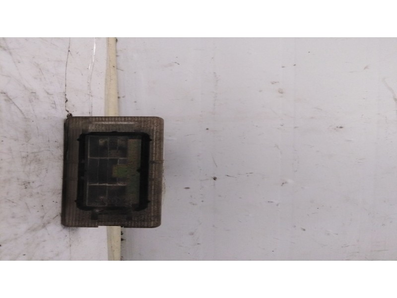 Recambio de piloto matricula para renault clio i fase i+ii (b/c57) referencia OEM IAM 7700796162  