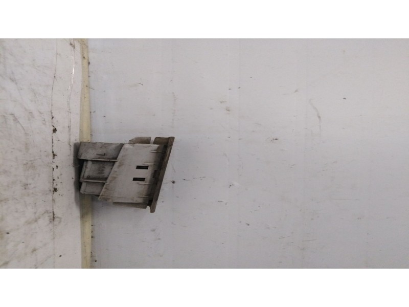 Recambio de piloto matricula para renault clio i fase i+ii (b/c57) referencia OEM IAM 7700796162  