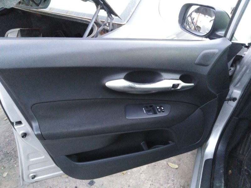 Recambio de guarnecido puerta delantera izquierda para toyota auris referencia OEM IAM   