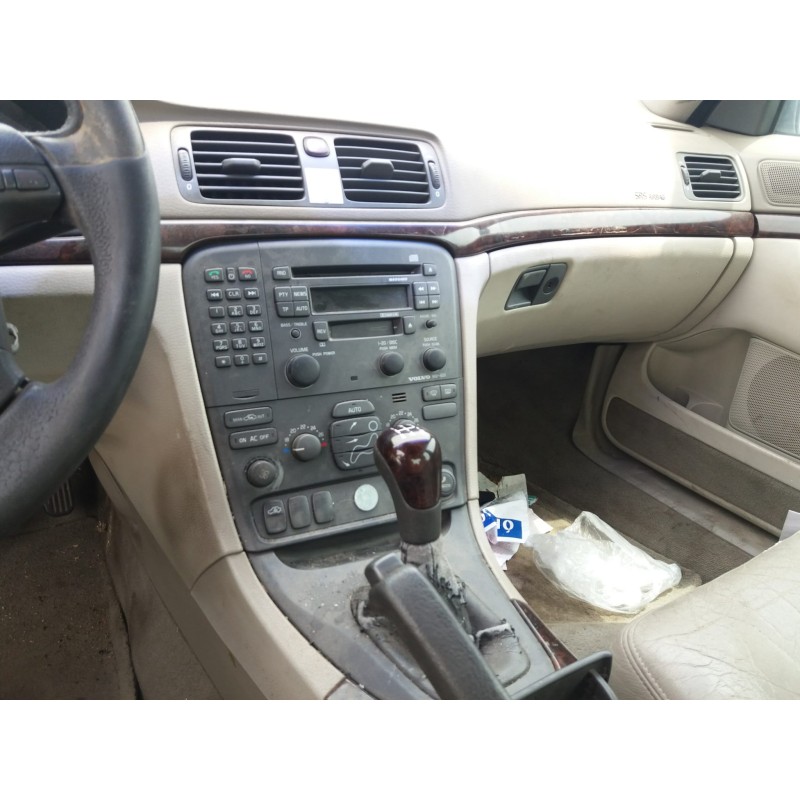 volvo s80 berlina del año 2001