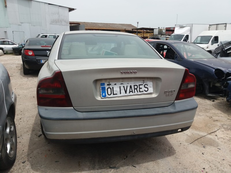 volvo s80 berlina del año 2001
