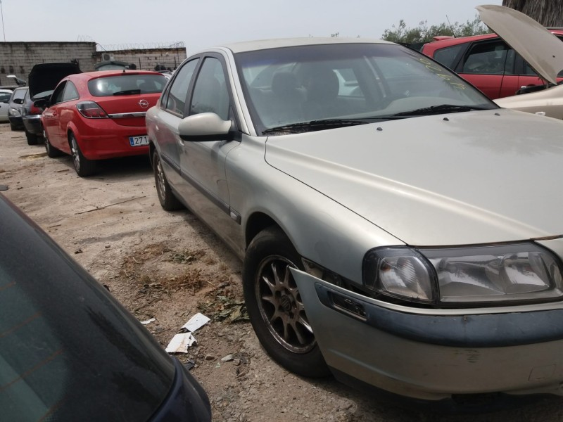 volvo s80 berlina del año 2001