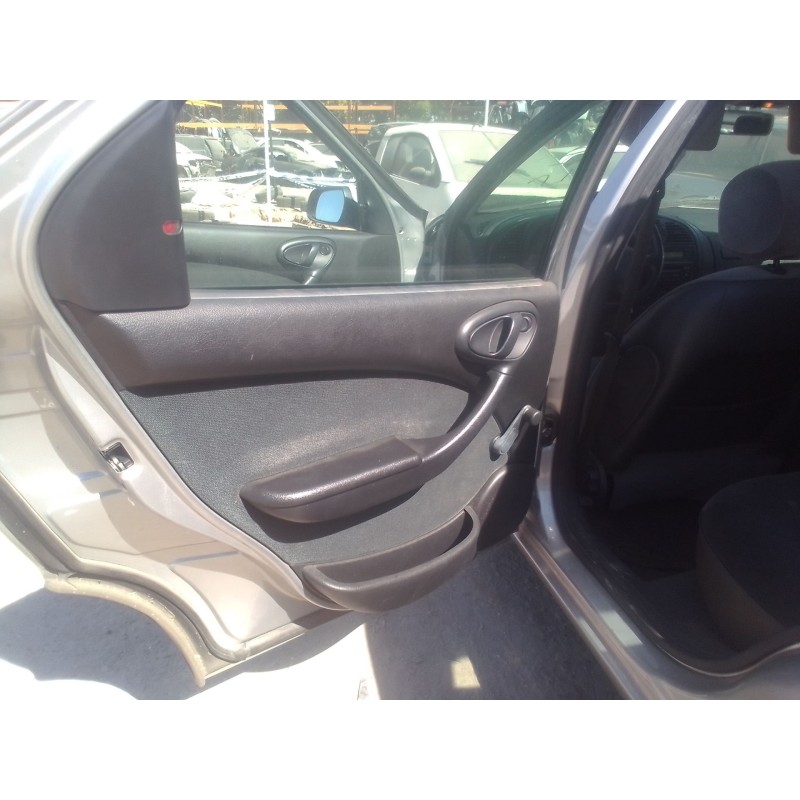 citroën xsara berlina del año 2001