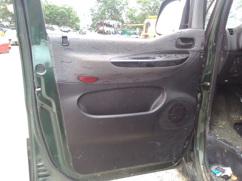 hyundai h-1 / starex autobús (a1) del año 2000