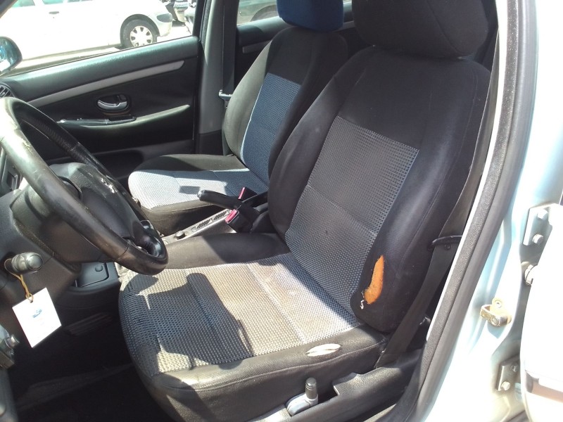 peugeot 406 (8b) del año 2004