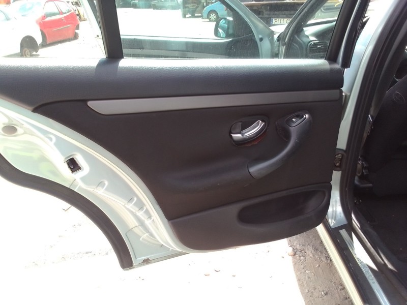 peugeot 406 (8b) del año 2004