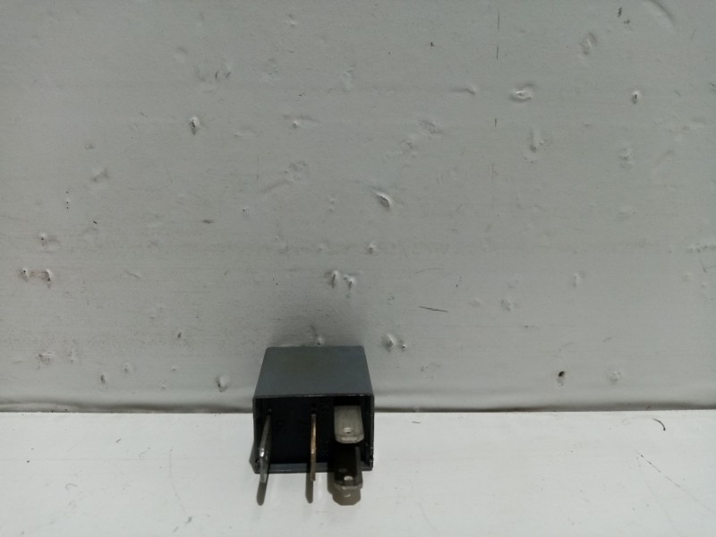 Recambio de rele para kia carnival referencia OEM IAM 0K55267740 DECO 