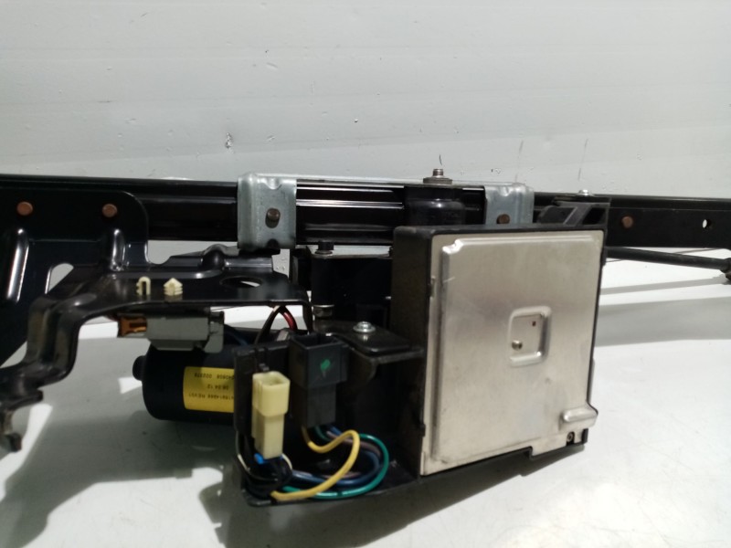 Recambio de motor cierre centralizado porton para kia carnival referencia OEM IAM 817704D101  