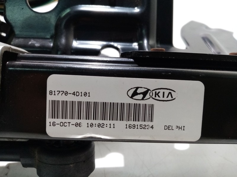 Recambio de motor cierre centralizado porton para kia carnival referencia OEM IAM 817704D101  