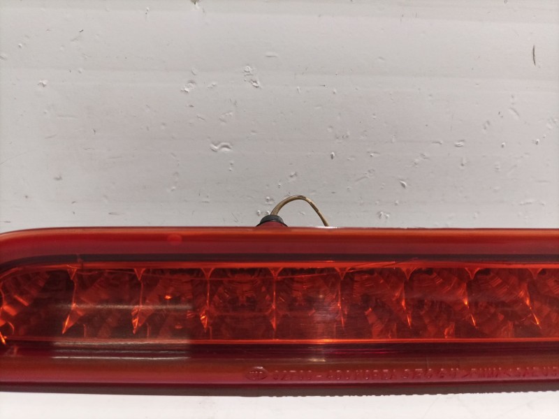 Recambio de luz central de freno para kia carnival referencia OEM IAM 927004D000  