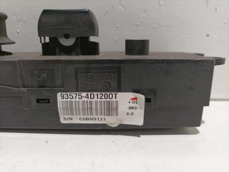 Recambio de mando elevalunas delantero derecho para kia carnival referencia OEM IAM 93575-4D120OT 935754D120OT 