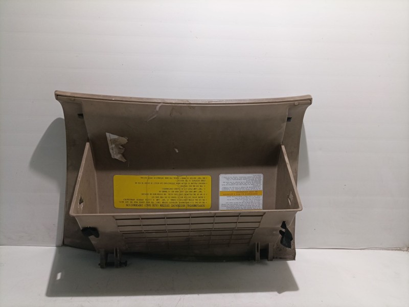 Recambio de guantera para kia carnival referencia OEM IAM 0  