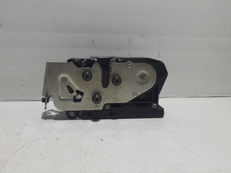 Recambio de cerradura maletero / porton para kia carnival referencia OEM IAM 81230-4D100 812304D100 16889923