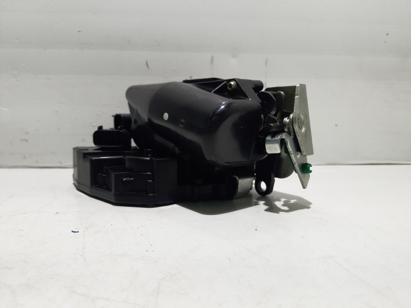 Recambio de cerradura maletero / porton para kia carnival referencia OEM IAM 81230-4D100 812304D100 16889923