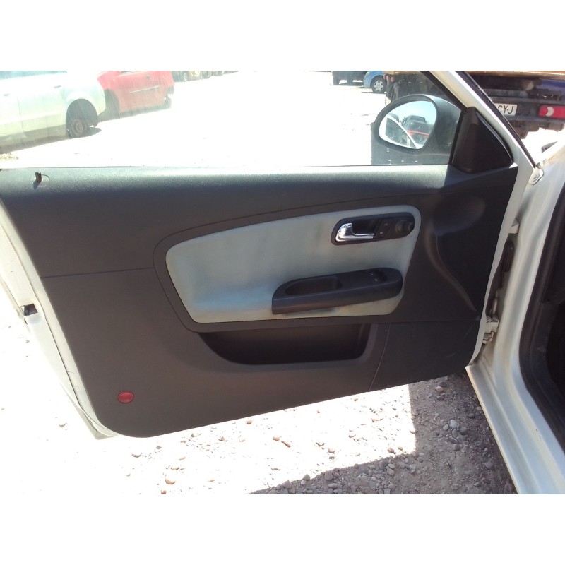 seat ibiza iii (6l1) del año 2003