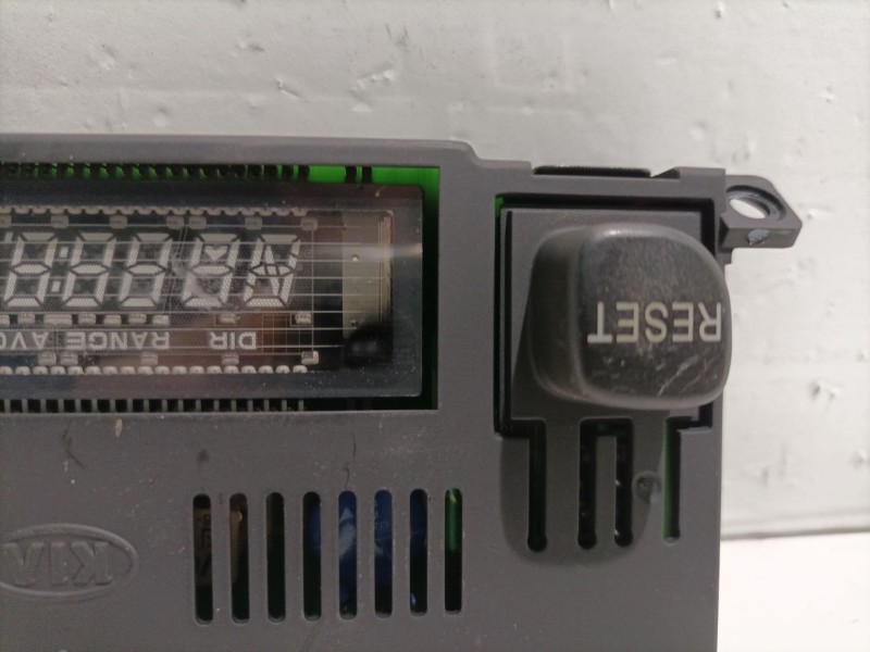 Recambio de pantalla multifuncion para kia carnival referencia OEM IAM VQ400  VQ-400