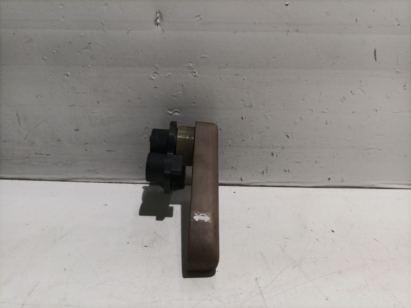 Recambio de maneta interior capo para kia carnival referencia OEM IAM   