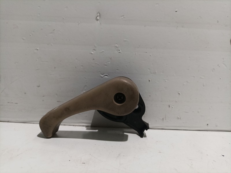 Recambio de maneta interior capo para kia carnival referencia OEM IAM   