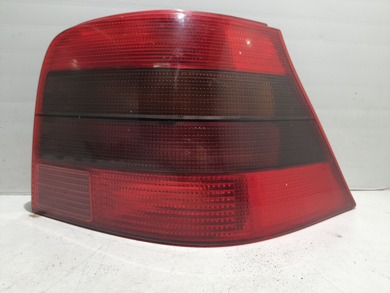 Recambio de piloto trasero derecho para volkswagen golf iv berlina (1j1) referencia OEM IAM 0  