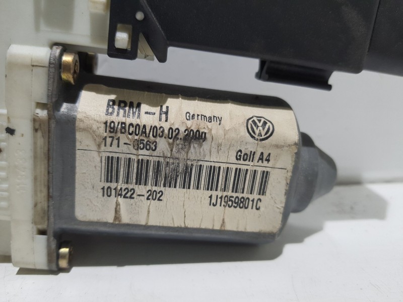 Recambio de motor elevalunas delantero izquierdo para volkswagen golf iv berlina (1j1) referencia OEM IAM 1J1959801C  