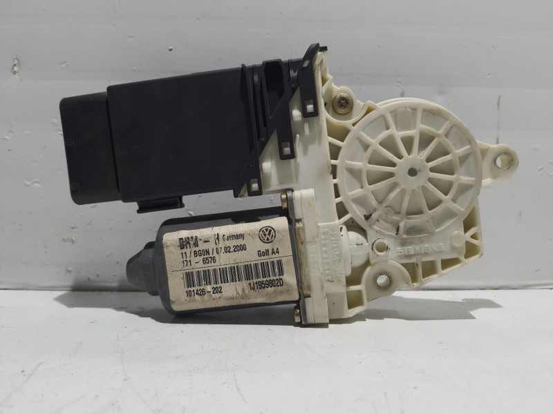 Recambio de motor elevalunas delantero derecho para volkswagen golf iv berlina (1j1) referencia OEM IAM 1J1959802D  