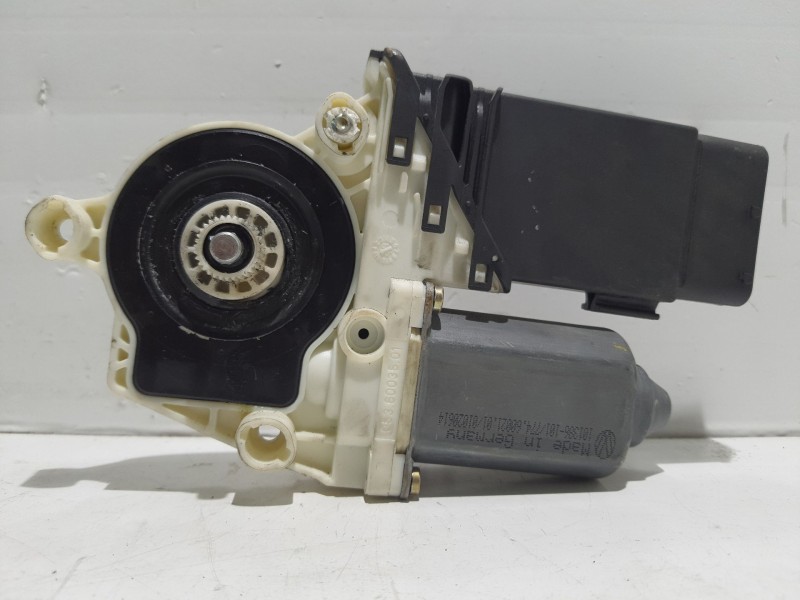 Recambio de motor elevalunas delantero derecho para volkswagen golf iv berlina (1j1) referencia OEM IAM 1J1959802D  