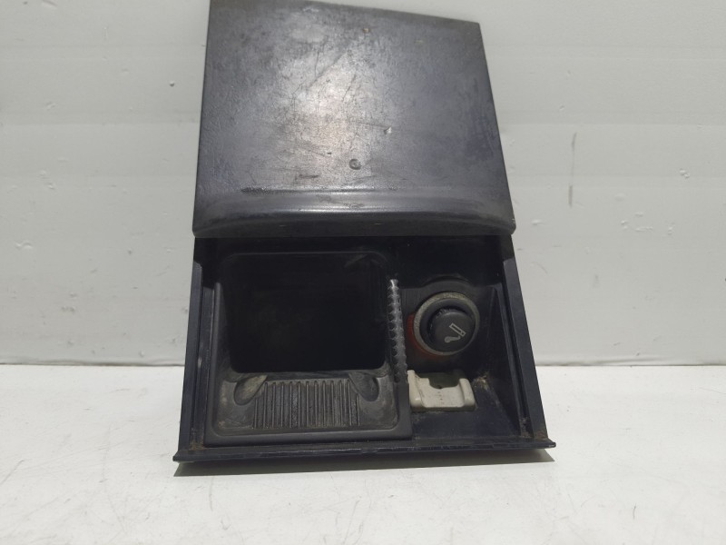 Recambio de cenicero para volkswagen golf iv berlina (1j1) referencia OEM IAM 1J0857961B 1J0857961B 