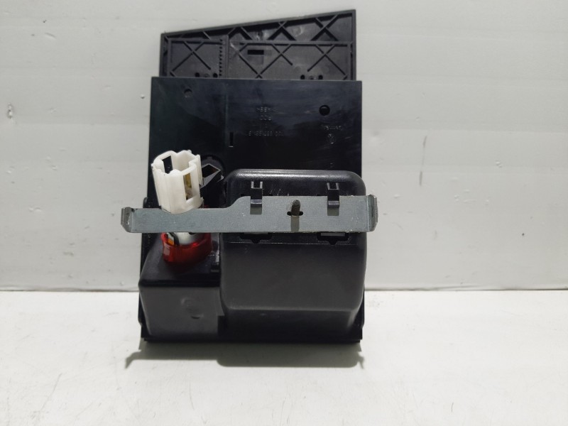 Recambio de cenicero para volkswagen golf iv berlina (1j1) referencia OEM IAM 1J0857961B 1J0857961B 