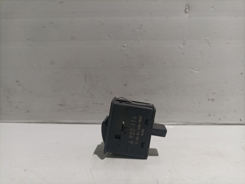 Recambio de mando elevalunas trasero izquierdo para bmw serie 3 berlina (e46) referencia OEM IAM 6902174  